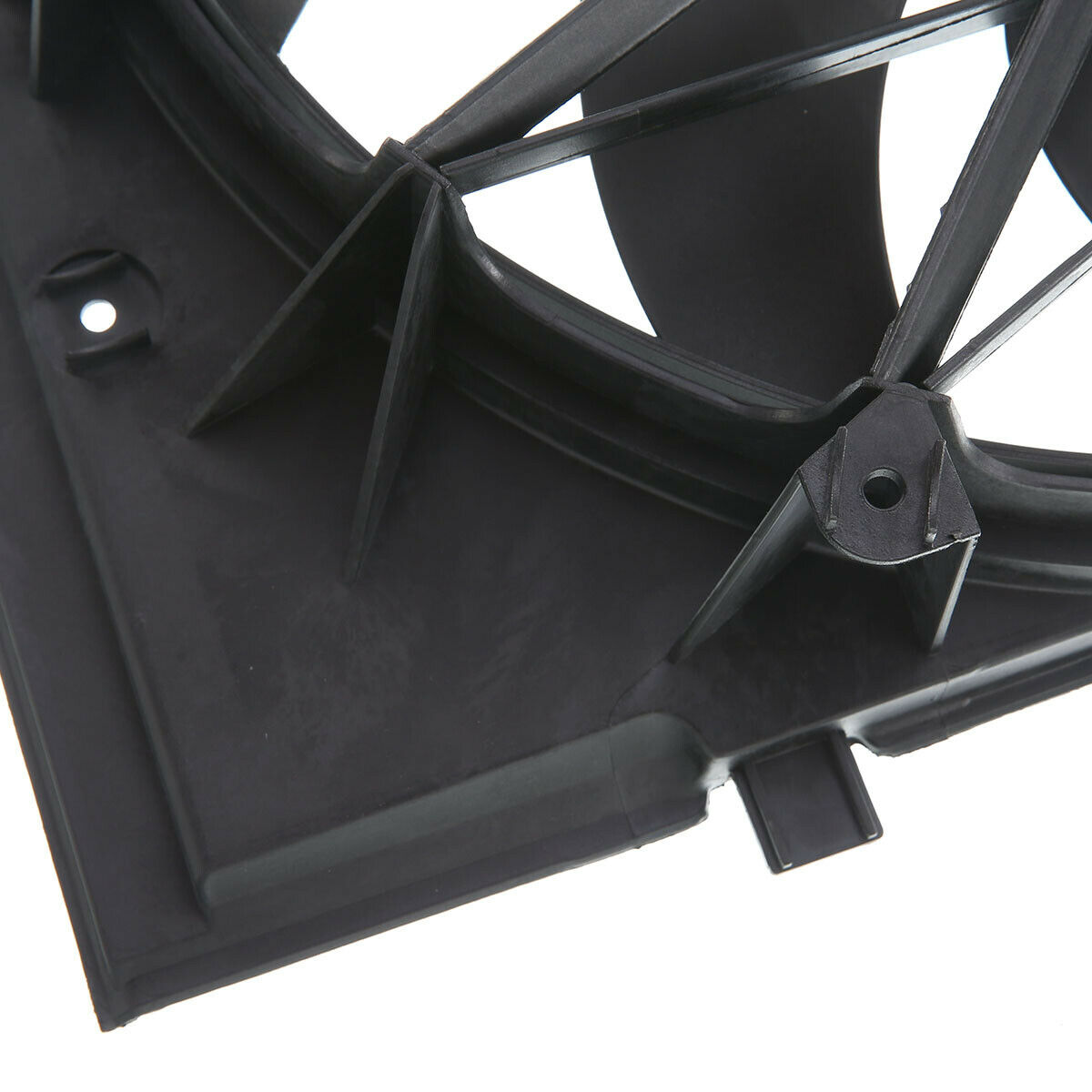 Engine Radiator Cooling Fan Assembly For BMW E60 E63 E64 E65 5-Series17427543282