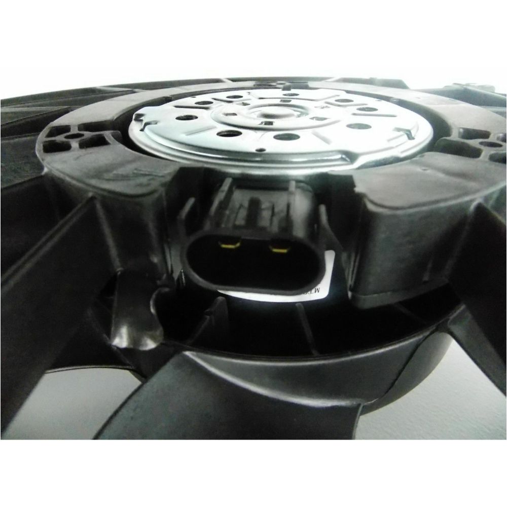 Radiator And Condenser Fan For Cadillac Chevrolet GMC GM3115211