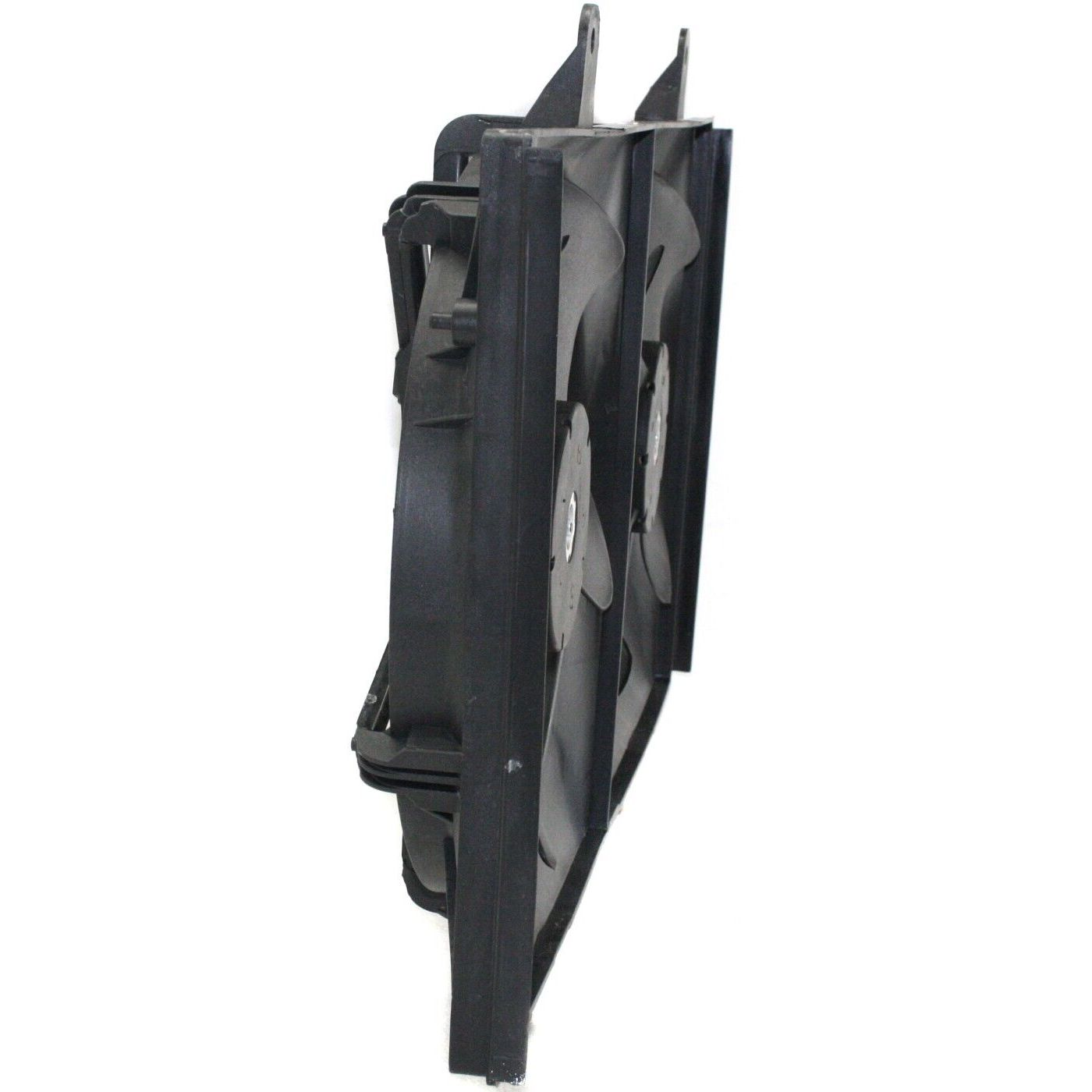 Radiator And Condenser Fan For Nissan 2002-2006 Altima Base Sedan Ni3115116