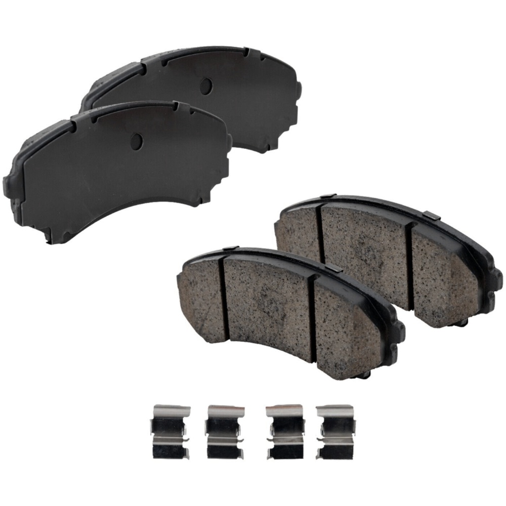 Front Ceramic Brake Pad Set For 04 Endeavor 03-05 Montero