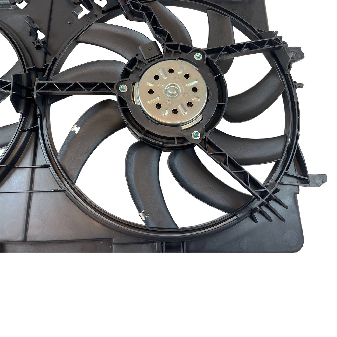 For Audi A4 A4 Quattro A5 A5 Quattro Q5 S4 Allroad Radiator Cooling Fan Assembly