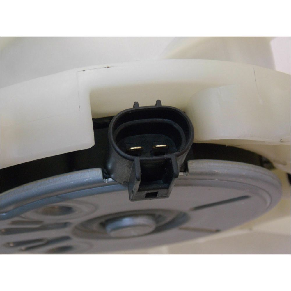 Radiator And Condenser Fan For 2004-06 XA 2004-06 XB 2000-05 Echo TO3115119