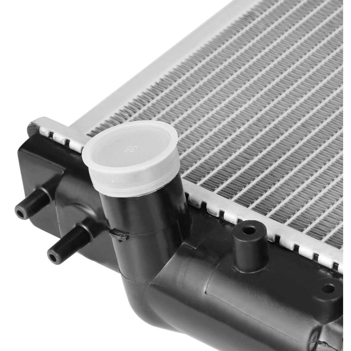 Radiator For 13-19 Frontier Desert Runner Crew Cab Pickup 4.0L 5.6L Aluminum