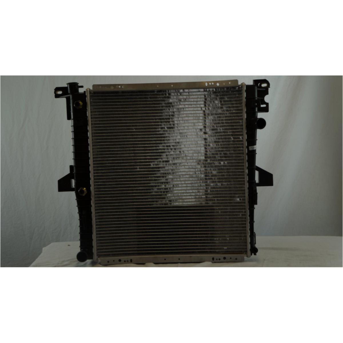 For 00-01 Explorer 00-01 Mountaineer 1pc Automatic 1 Row Automotive Radiator