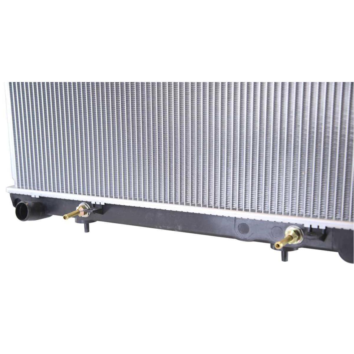 For 2001 2002 2003 Infiniti QX4 2001 2002 2003 2004 Nissan Pathfinder Radiator