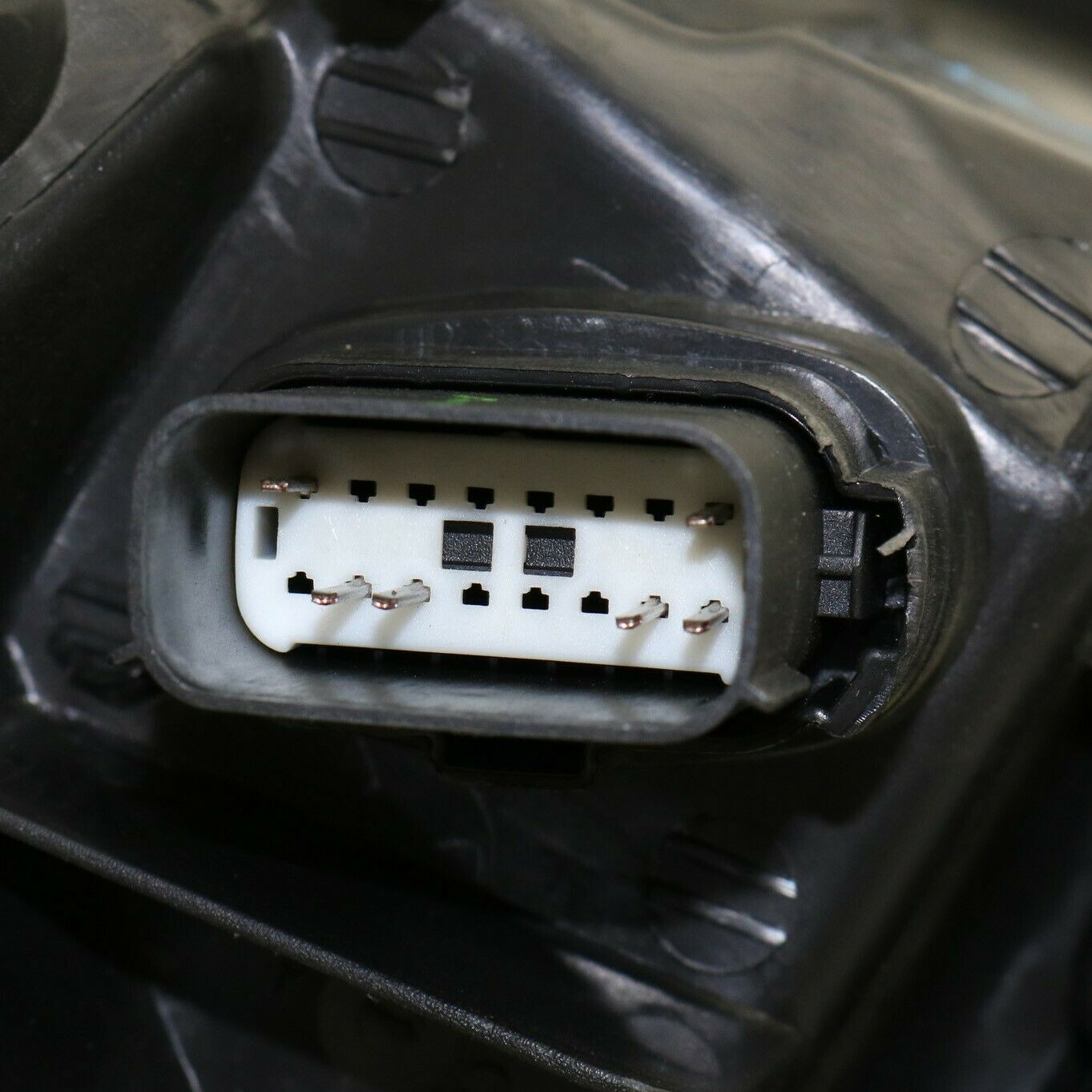 Headlight For Ford 2013-2016 Fusion Sedan Passenger Side