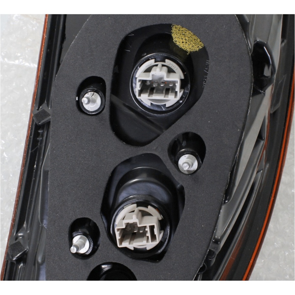 Tail Lights Taillights Taillamps Brakelights Set Of 2 Passenger Right Side Pair